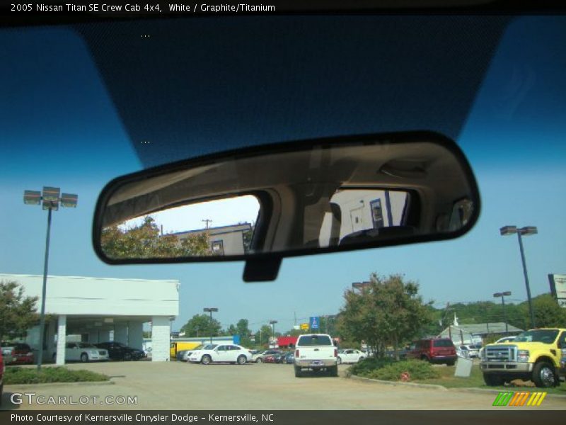 White / Graphite/Titanium 2005 Nissan Titan SE Crew Cab 4x4