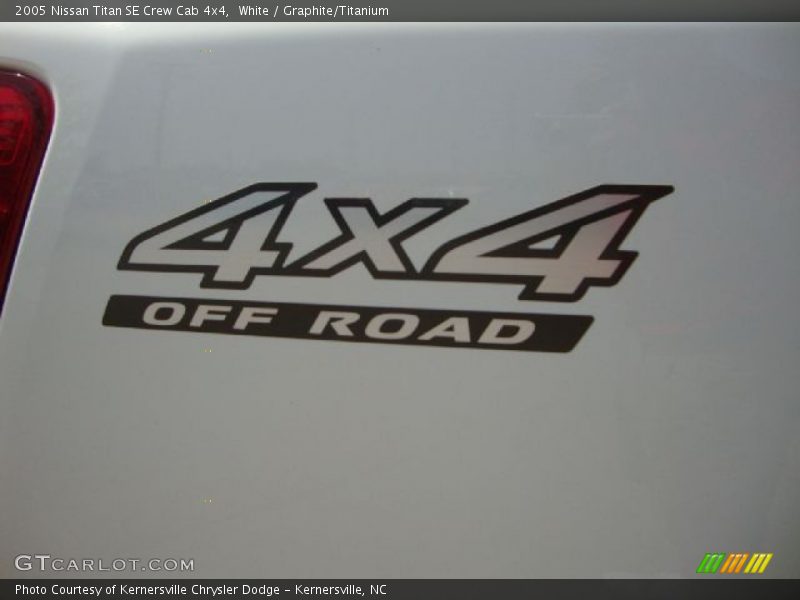 White / Graphite/Titanium 2005 Nissan Titan SE Crew Cab 4x4