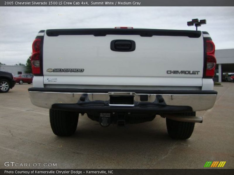 Summit White / Medium Gray 2005 Chevrolet Silverado 1500 LS Crew Cab 4x4