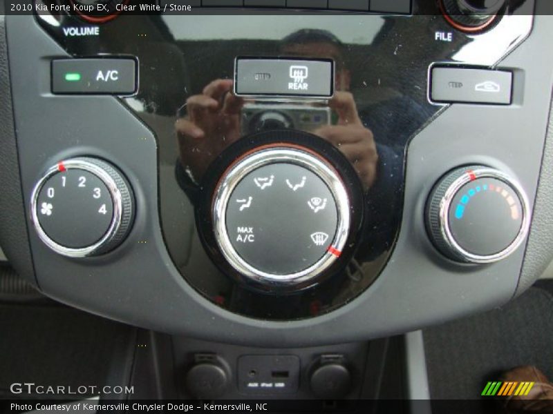 Controls of 2010 Forte Koup EX