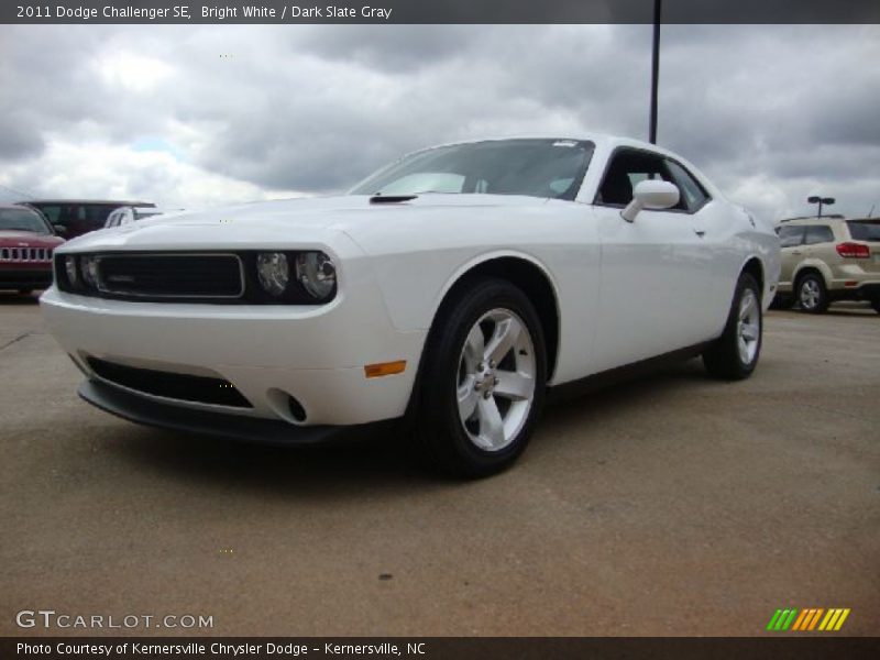 Bright White / Dark Slate Gray 2011 Dodge Challenger SE