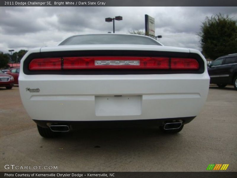 Bright White / Dark Slate Gray 2011 Dodge Challenger SE