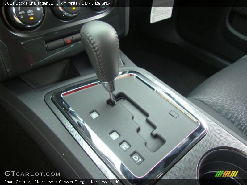 Bright White / Dark Slate Gray 2011 Dodge Challenger SE