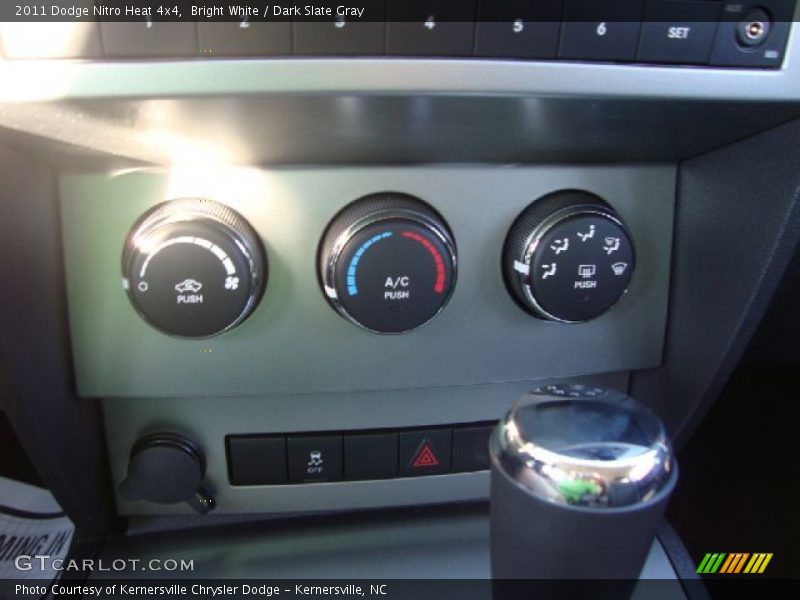 Bright White / Dark Slate Gray 2011 Dodge Nitro Heat 4x4