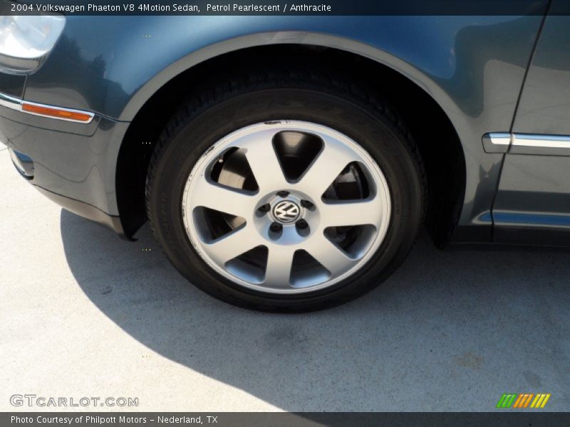  2004 Phaeton V8 4Motion Sedan Wheel