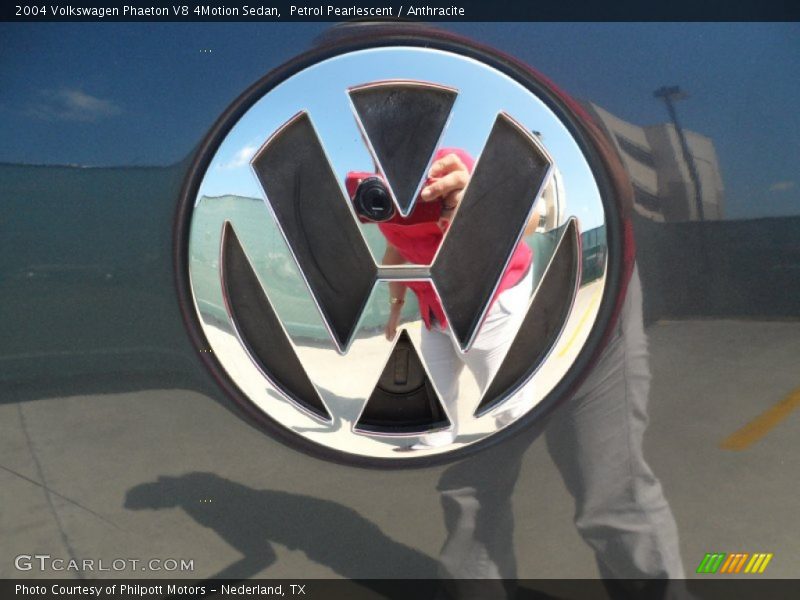 Petrol Pearlescent / Anthracite 2004 Volkswagen Phaeton V8 4Motion Sedan