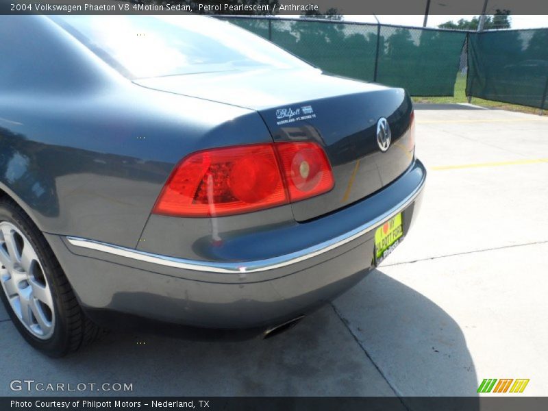 Petrol Pearlescent / Anthracite 2004 Volkswagen Phaeton V8 4Motion Sedan