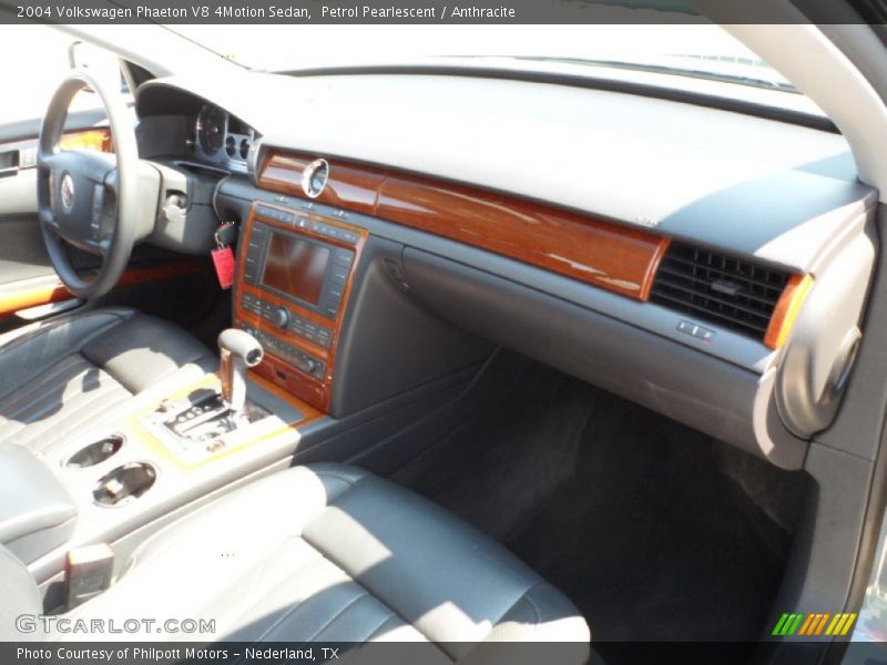 Dashboard of 2004 Phaeton V8 4Motion Sedan