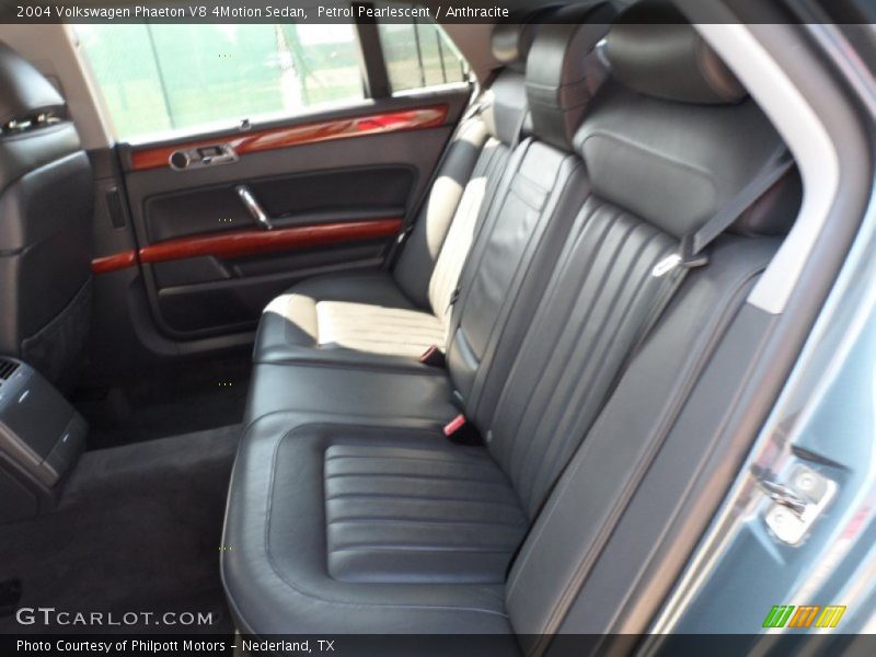  2004 Phaeton V8 4Motion Sedan Anthracite Interior