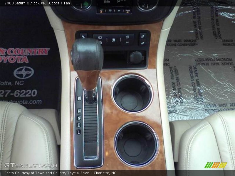 Cocoa / Tan 2008 Saturn Outlook XR
