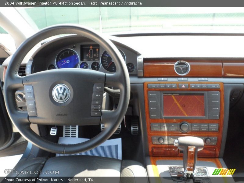 Dashboard of 2004 Phaeton V8 4Motion Sedan