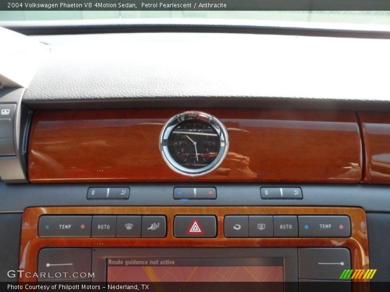 Controls of 2004 Phaeton V8 4Motion Sedan