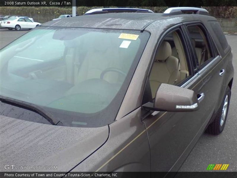 Cocoa / Tan 2008 Saturn Outlook XR