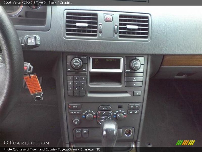 Controls of 2005 XC90 2.5T AWD