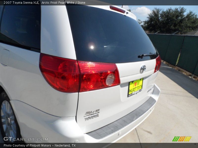Arctic Frost Pearl White / Stone 2007 Toyota Sienna XLE