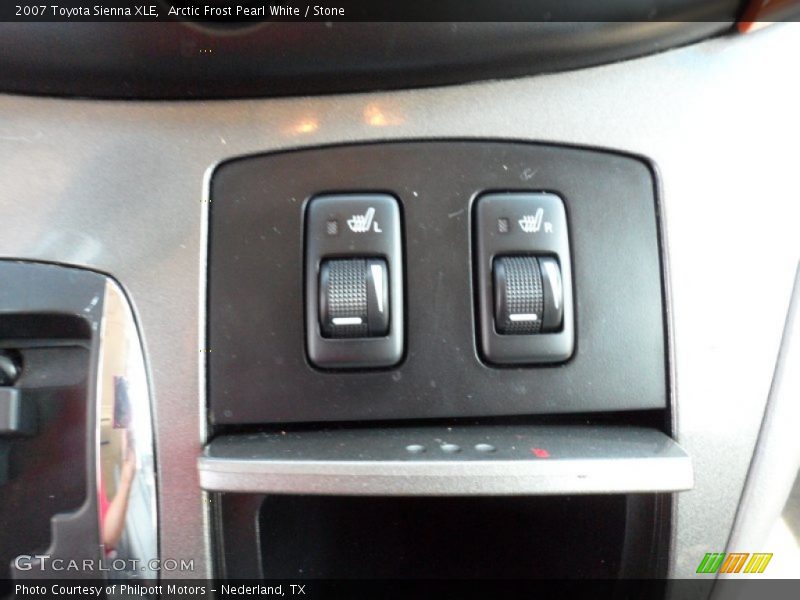 Arctic Frost Pearl White / Stone 2007 Toyota Sienna XLE