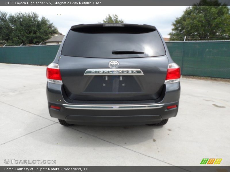 Magnetic Gray Metallic / Ash 2012 Toyota Highlander V6