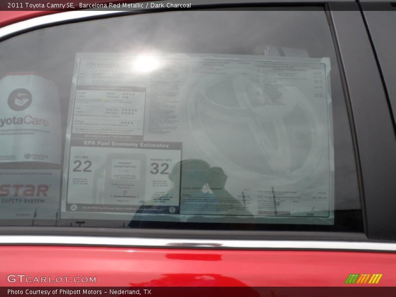 Barcelona Red Metallic / Dark Charcoal 2011 Toyota Camry SE