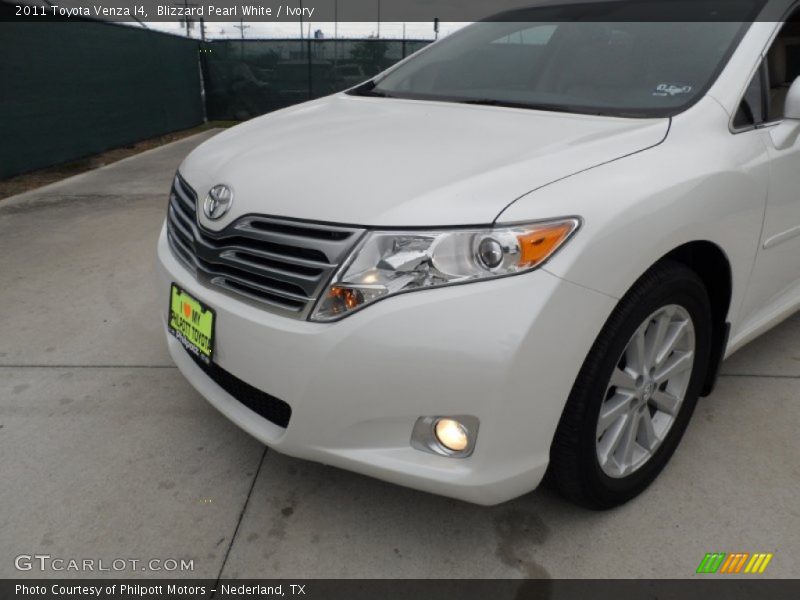 Blizzard Pearl White / Ivory 2011 Toyota Venza I4