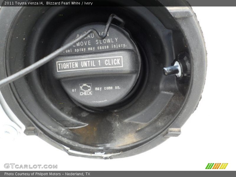 Blizzard Pearl White / Ivory 2011 Toyota Venza I4