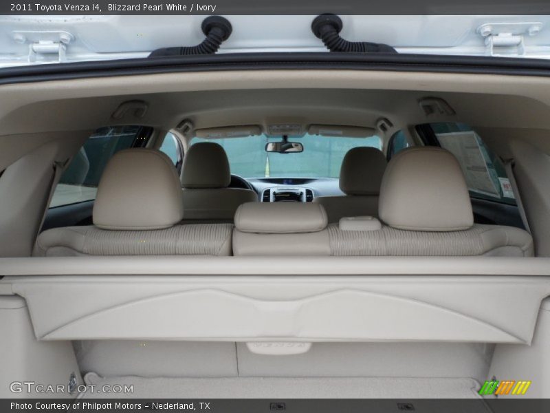 Blizzard Pearl White / Ivory 2011 Toyota Venza I4