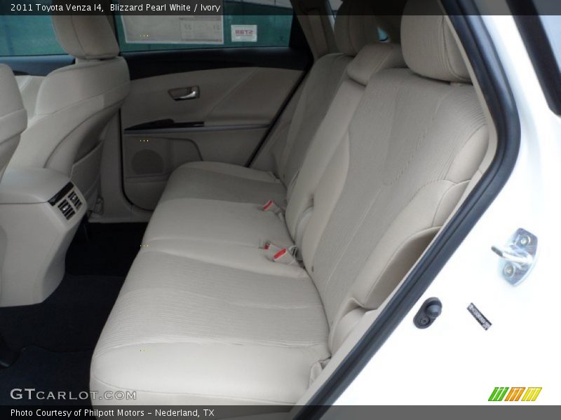 Blizzard Pearl White / Ivory 2011 Toyota Venza I4