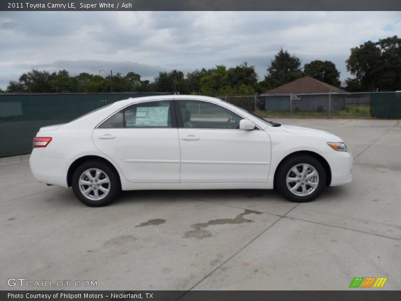 Super White / Ash 2011 Toyota Camry LE