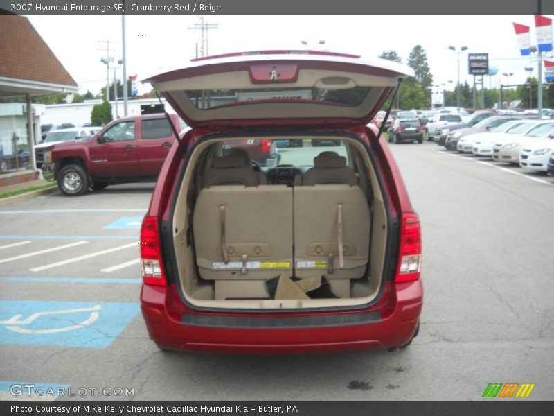 Cranberry Red / Beige 2007 Hyundai Entourage SE