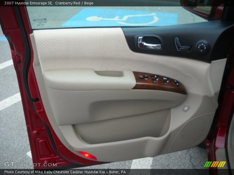 Cranberry Red / Beige 2007 Hyundai Entourage SE
