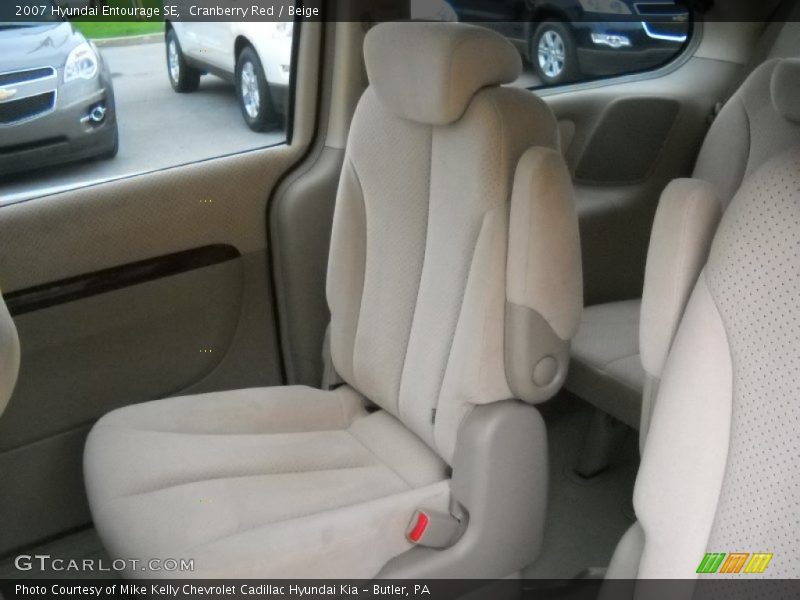 Cranberry Red / Beige 2007 Hyundai Entourage SE