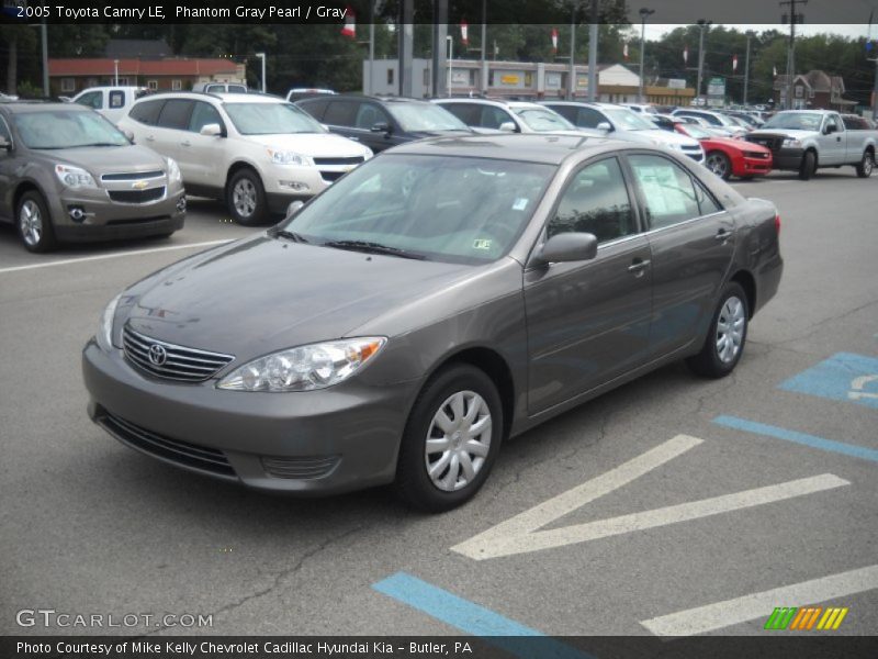 Phantom Gray Pearl / Gray 2005 Toyota Camry LE