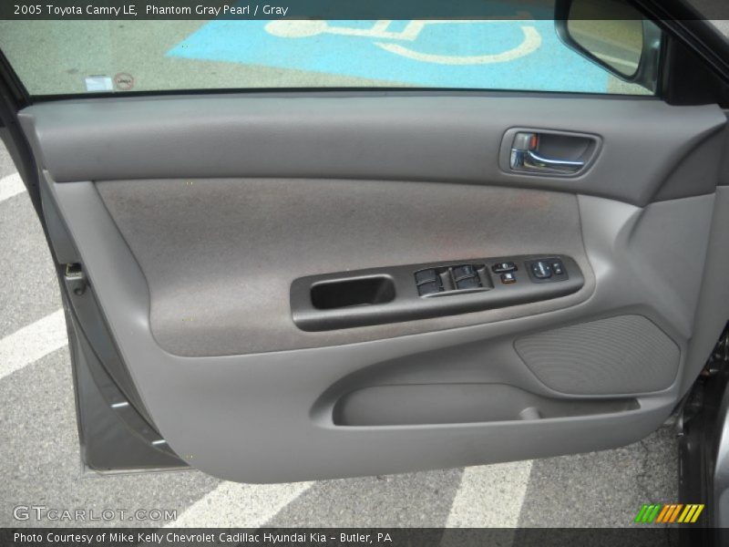 Phantom Gray Pearl / Gray 2005 Toyota Camry LE