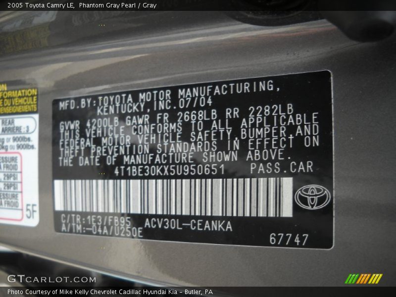 Phantom Gray Pearl / Gray 2005 Toyota Camry LE