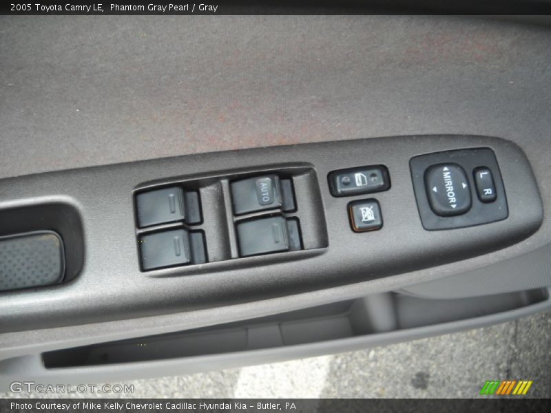 Phantom Gray Pearl / Gray 2005 Toyota Camry LE