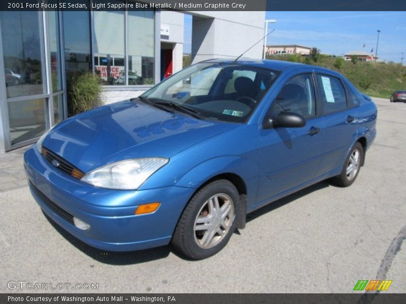 Front 3/4 View of 2001 Focus SE Sedan