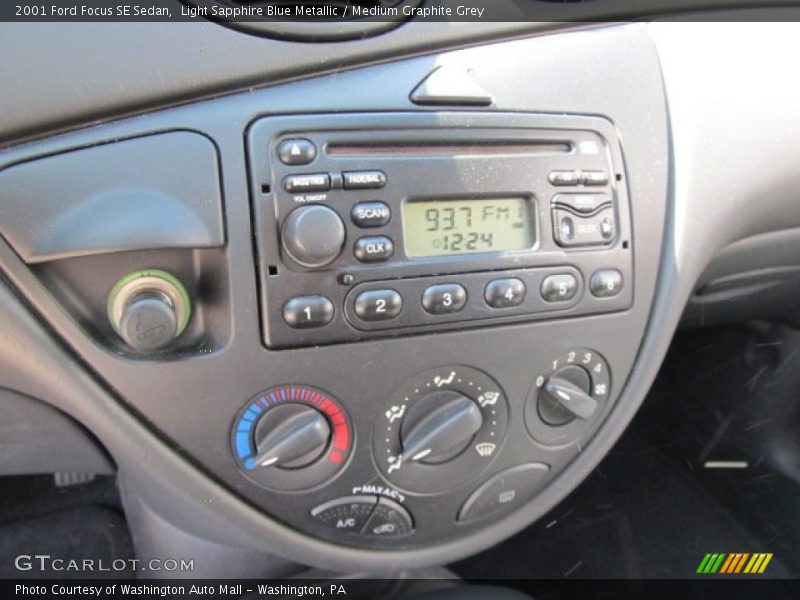 Controls of 2001 Focus SE Sedan