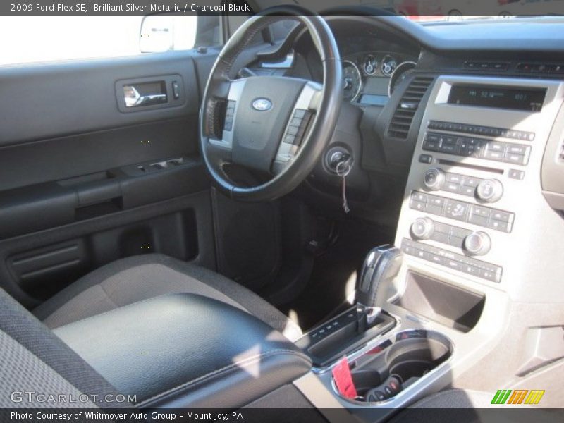 Brilliant Silver Metallic / Charcoal Black 2009 Ford Flex SE