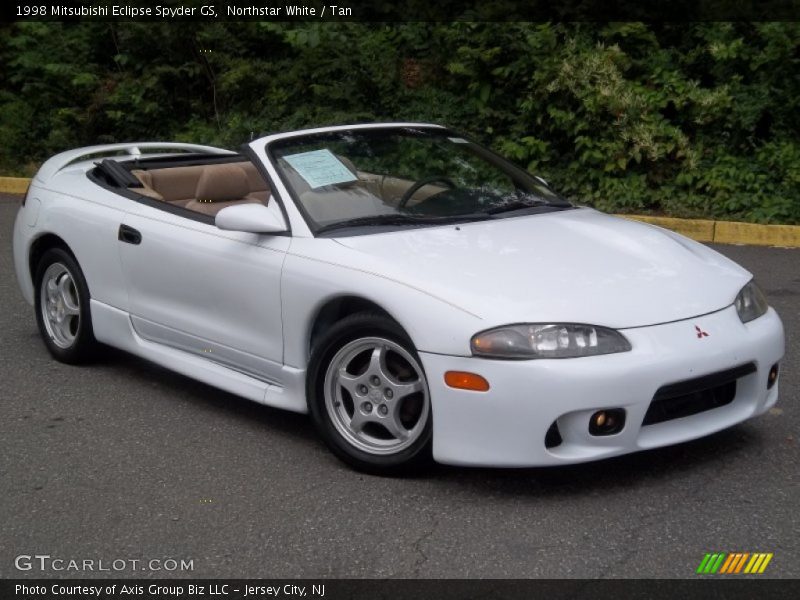 Front 3/4 View of 1998 Eclipse Spyder GS