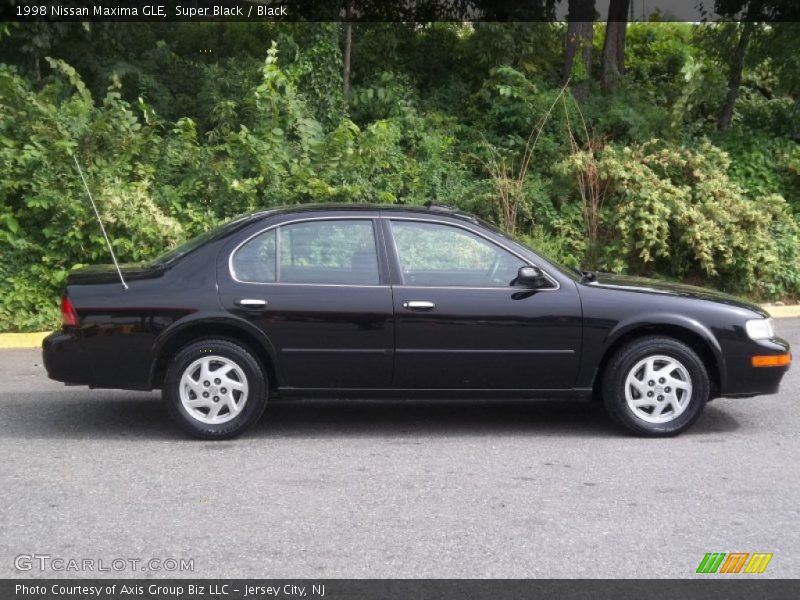 Super Black / Black 1998 Nissan Maxima GLE