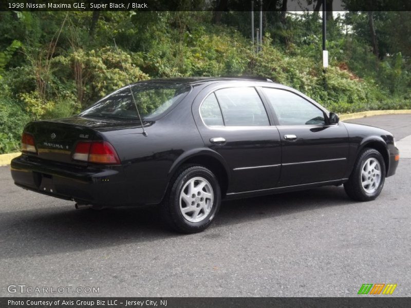 Super Black / Black 1998 Nissan Maxima GLE