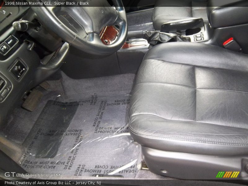 Super Black / Black 1998 Nissan Maxima GLE