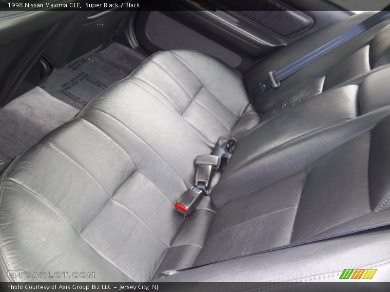 Super Black / Black 1998 Nissan Maxima GLE