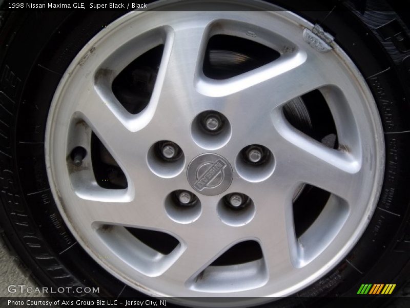 Super Black / Black 1998 Nissan Maxima GLE