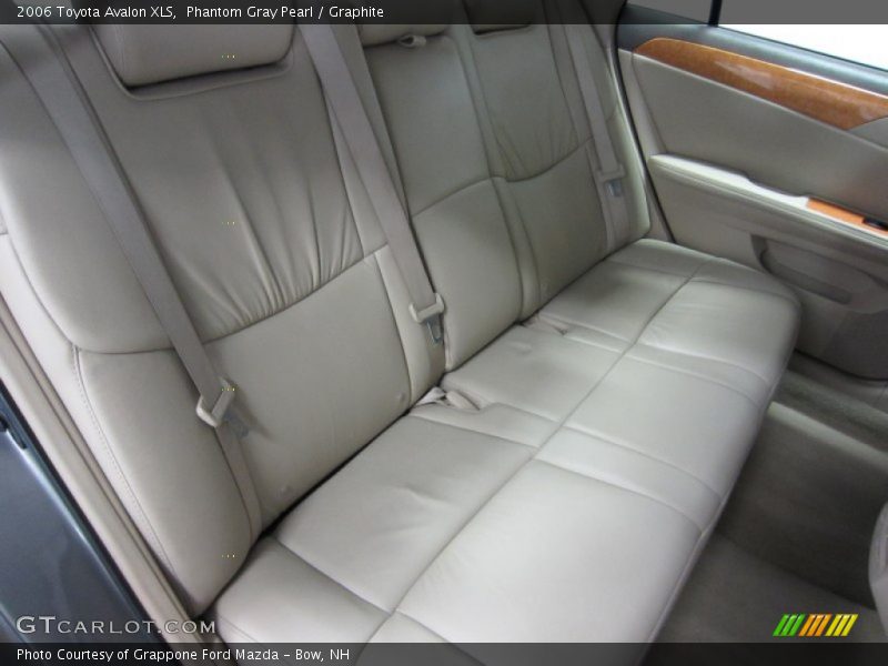 Phantom Gray Pearl / Graphite 2006 Toyota Avalon XLS