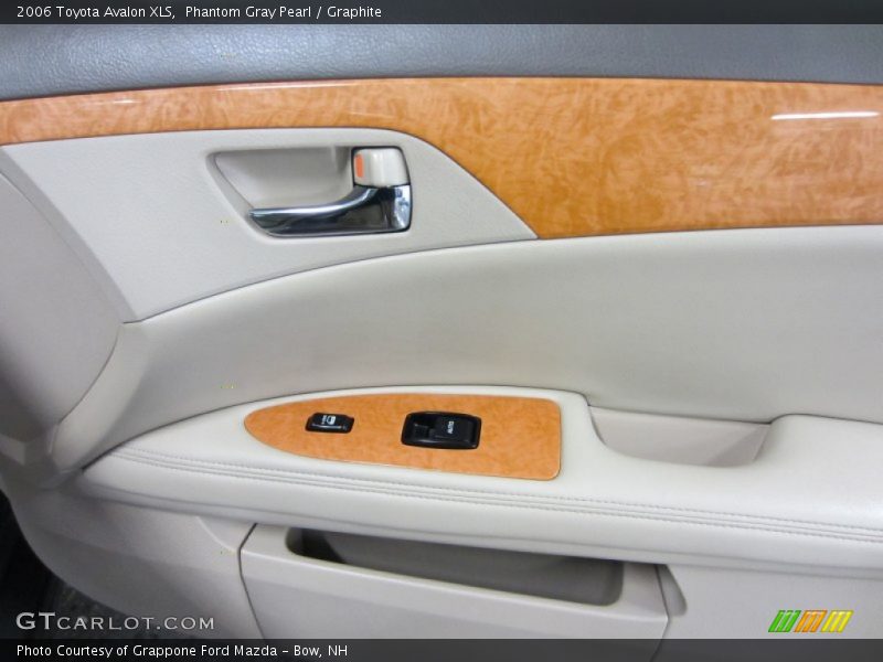 Phantom Gray Pearl / Graphite 2006 Toyota Avalon XLS
