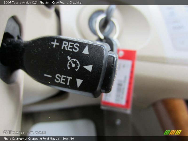 Phantom Gray Pearl / Graphite 2006 Toyota Avalon XLS