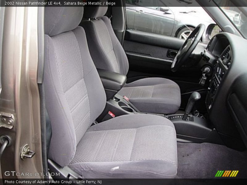 Sahara Beige Metallic / Beige 2002 Nissan Pathfinder LE 4x4