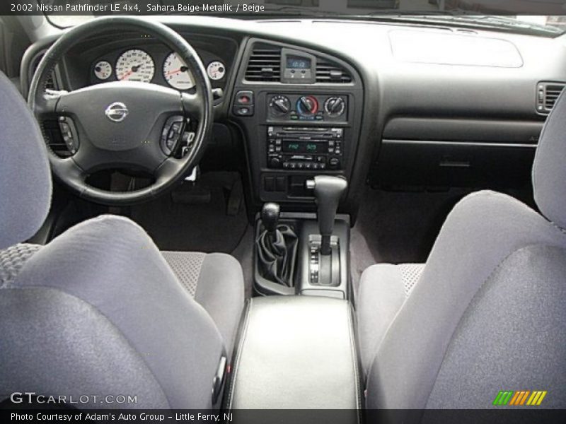 Sahara Beige Metallic / Beige 2002 Nissan Pathfinder LE 4x4