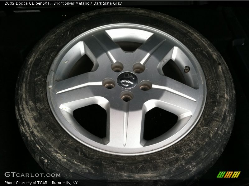 Bright Silver Metallic / Dark Slate Gray 2009 Dodge Caliber SXT