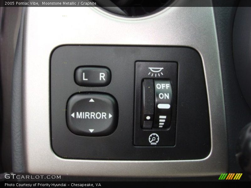 Moonstone Metallic / Graphite 2005 Pontiac Vibe